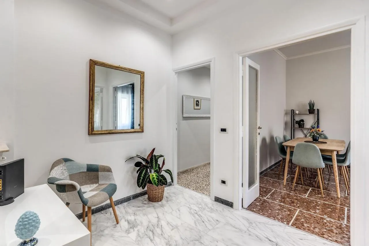 Apartment Domus Lucianae At Colosseum Rome Italy